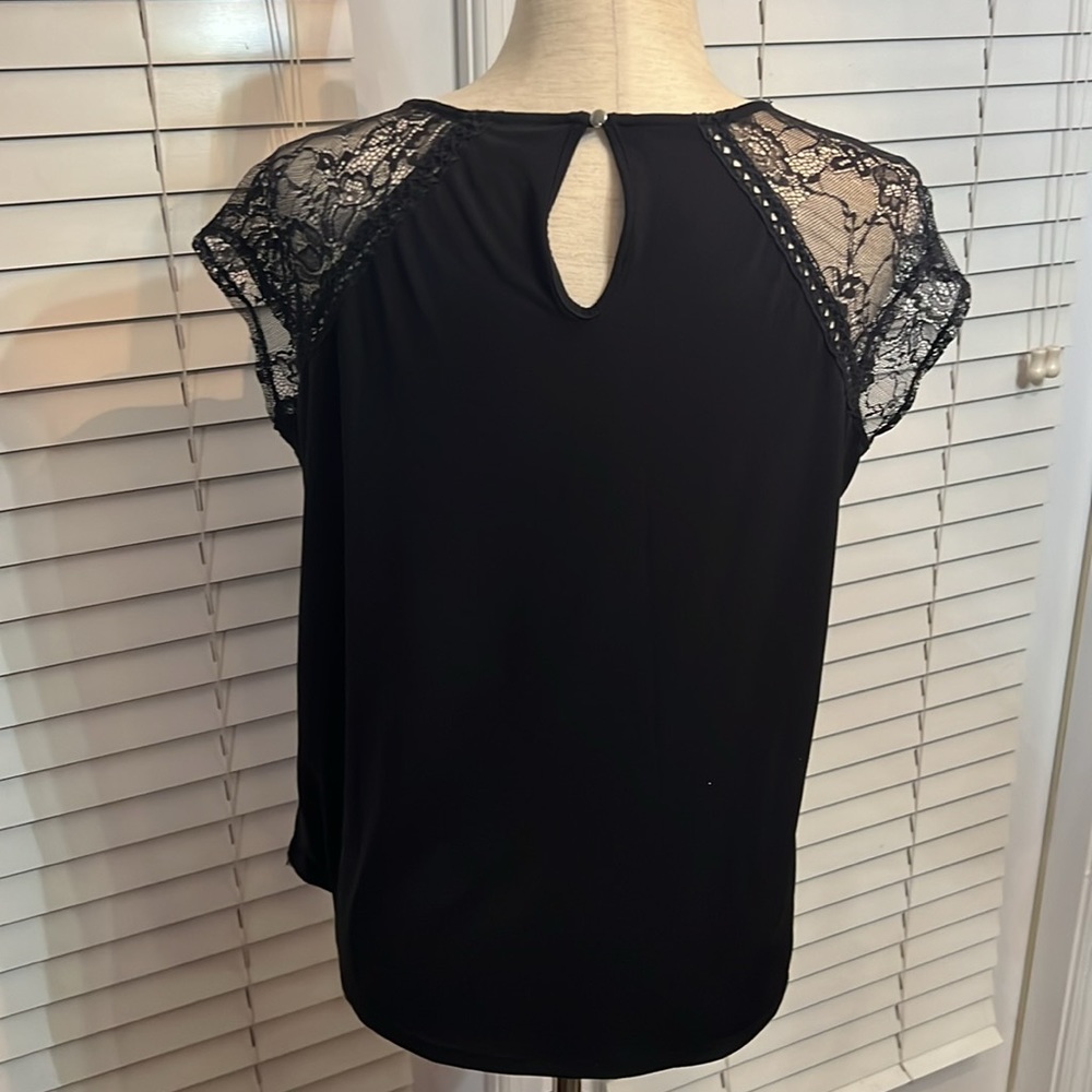New York & Company Lace Top - Picture 4 of 8